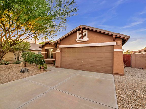 5th image of 3044 E Winged Foot Dr