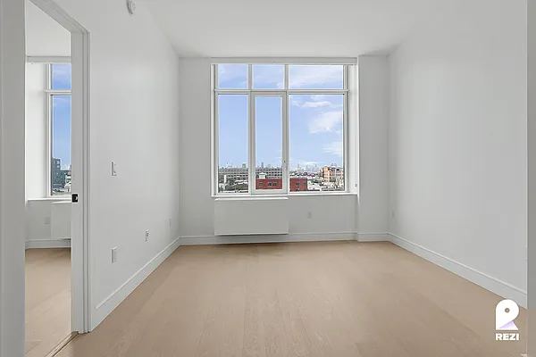 Rented by REZI | media 24