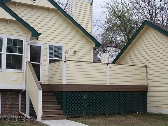 Deck with side entrance