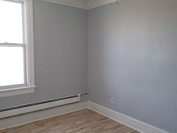 2nd image of 3336 Sandwich St