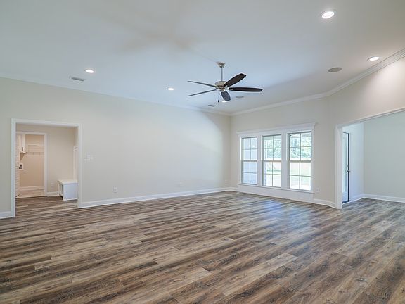 5th image of 604 Katherine Ln