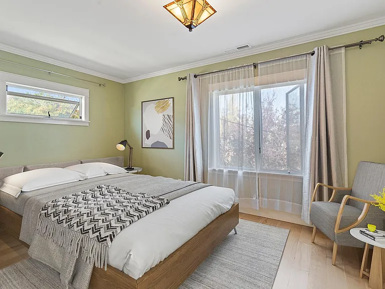 Bedroom 2 (master w in-suite bathroom)