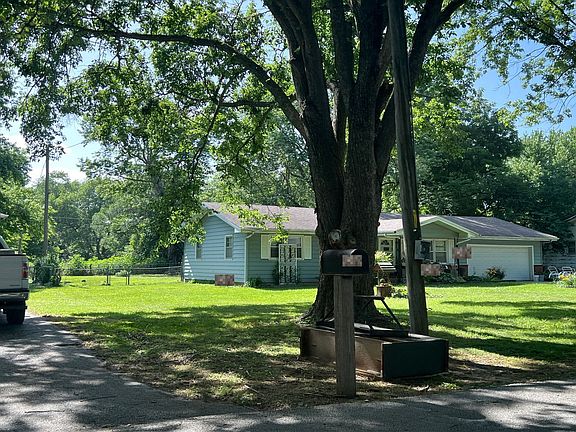 3rd image of 203 Lynne Dr