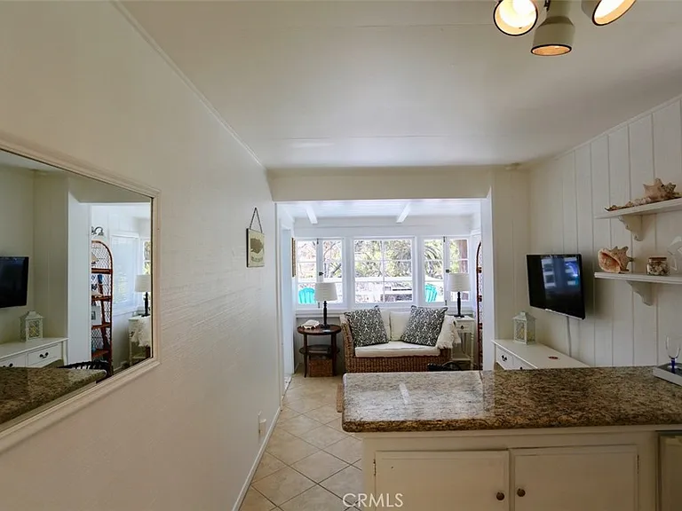 460 Saint Anns Dr — Photo 14