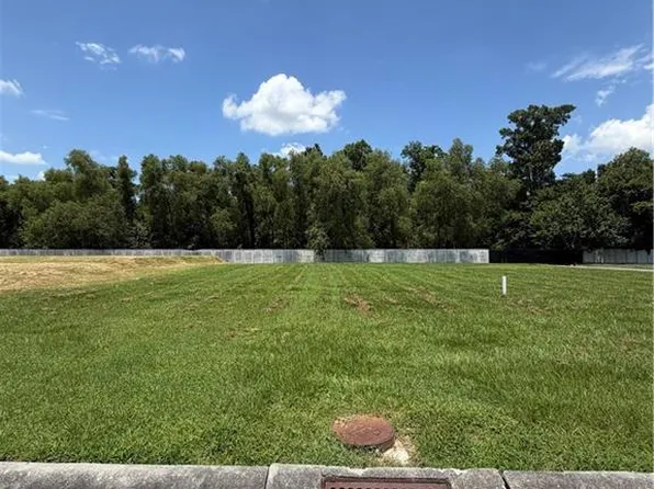 139 Forest Oaks Dr, New Orleans, LA 70131