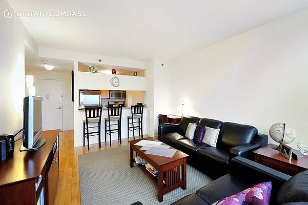 Rented by Compass | media 7