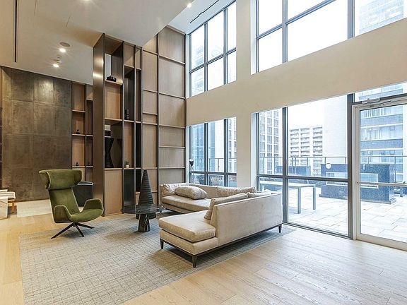 2nd image of 7 Grenville St #2109