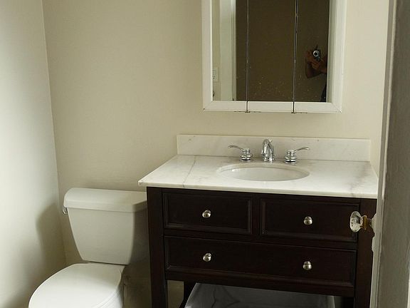 5th image of 435 N Sierra Bonita Ave #437