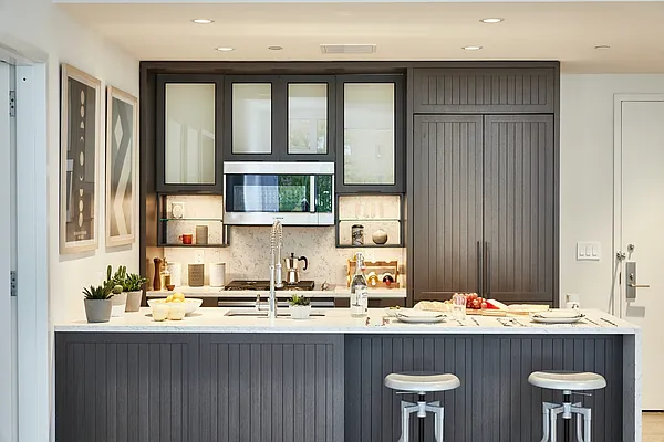 Rented by Extell Marketing Group LLC | media 14