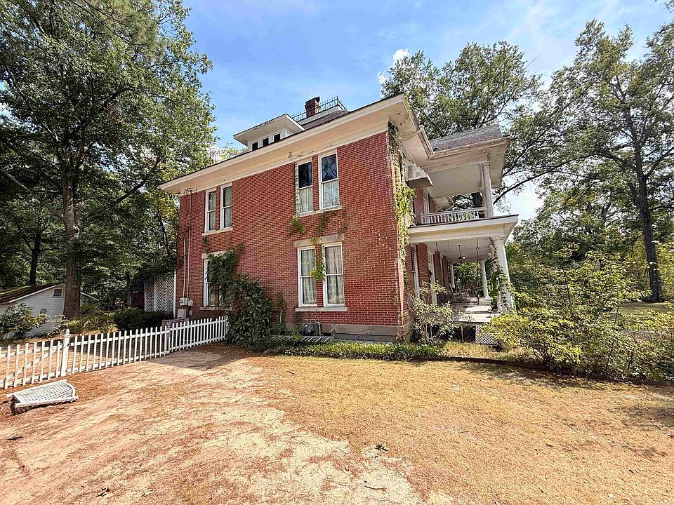4th image of 850 N Main St
