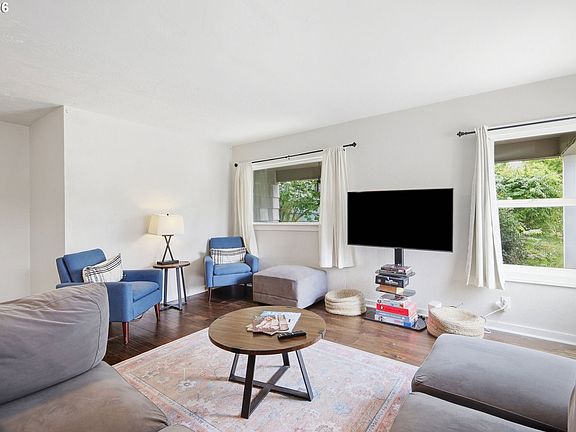5th image of 2683 Alder St