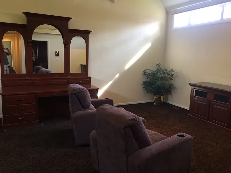 143 Robinhood Dr — Photo 8