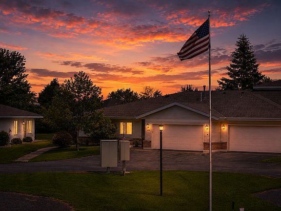 3rd image of 3114 Maple Leaf Ct NW