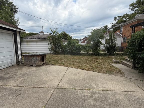 3rd image of 8221 Freda St