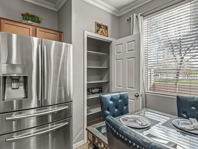 12025 W Polk St — Photo 21