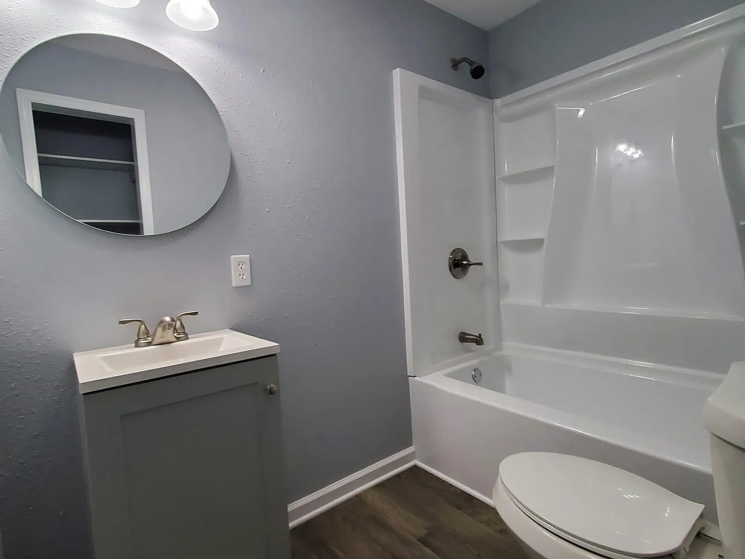 252 S Moss Ave — Photo 3