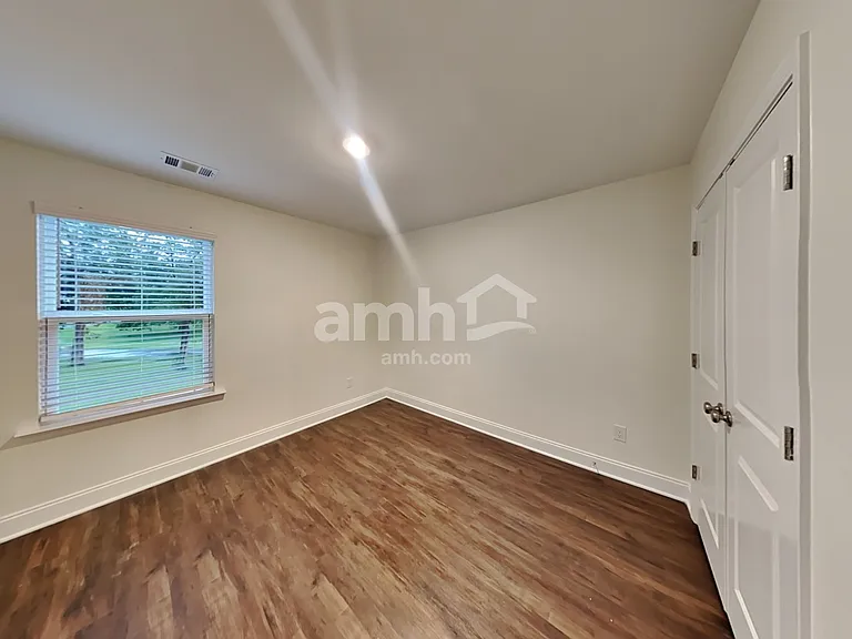 2112 Williamshire Ln — Photo 31