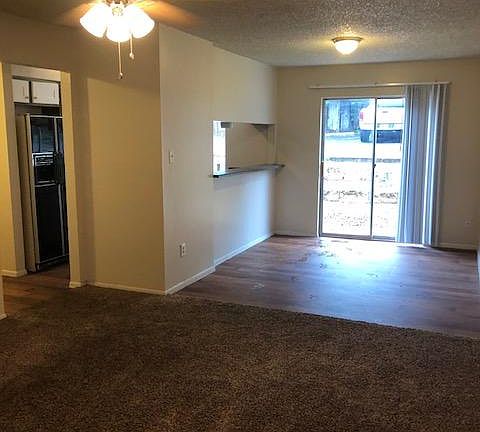 4th image of 400 Rosewood Ave APT 302