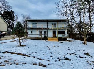 814 Eureka Rd, Eureka, MO 63025