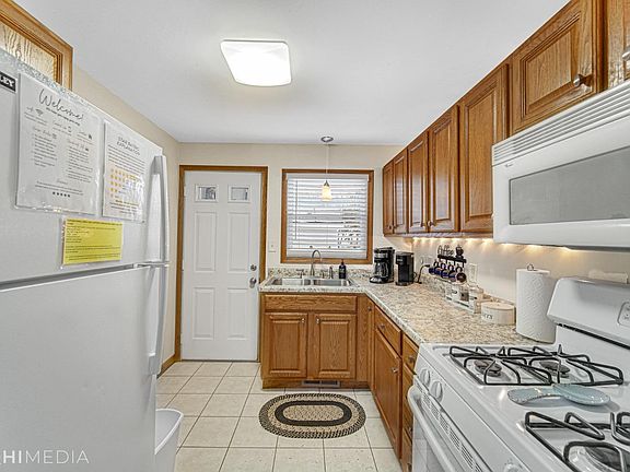 5th image of 8514 W 132nd Ave