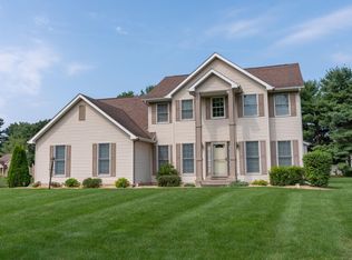 52323 Lookout Pointe Ct, Granger, IN 46530