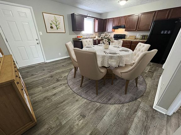 2nd image of 903 Mimosa Heights Dr #2