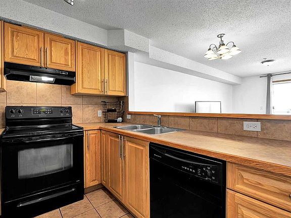 4th image of 92 NW Saddletree Ct NE #218