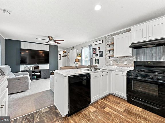 4th image of 25 Fleming Dr