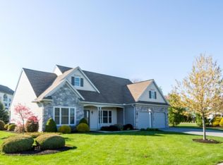 2 Sundew Ln, Womelsdorf, PA 19567