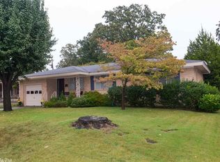 5627 Applewood Dr, N Little Rock, AR 72118