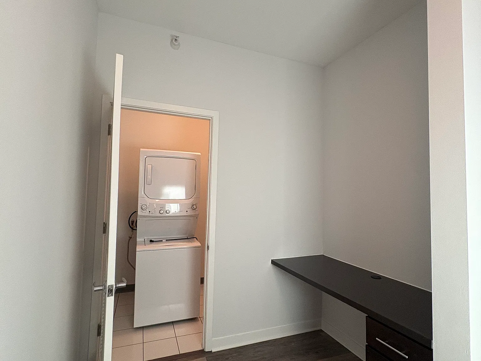 1 bed, 868 sqft, $3,350 — Photo 3