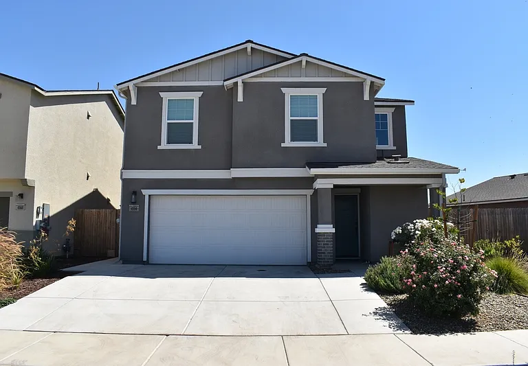 4554 Iris Ct — Photo 1