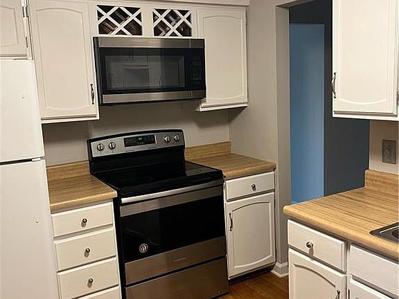 2nd image of 10104 W 96th St APT D