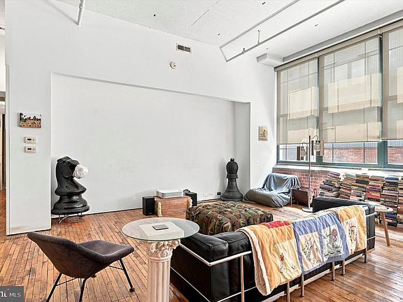 4th image of 314 N 12th St APT 505