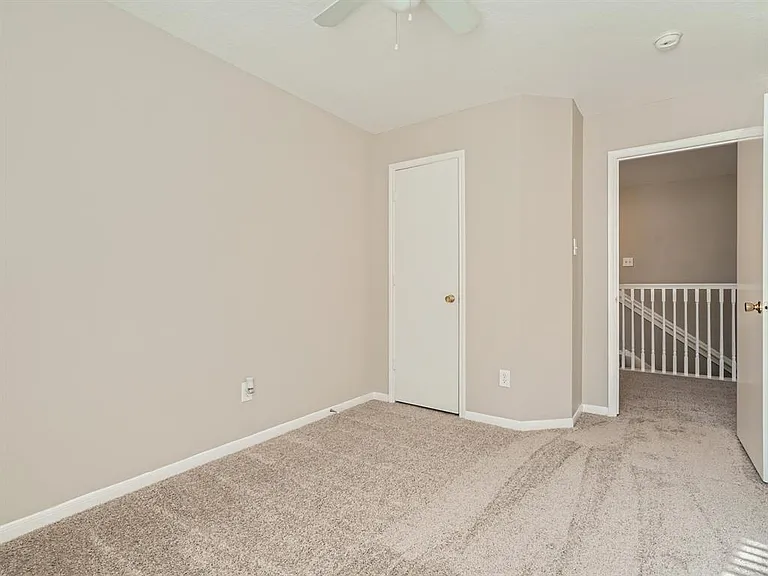 11010 Walkup Way — Photo 17