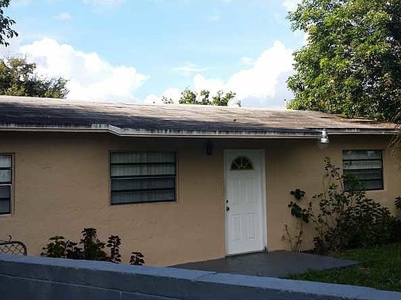 3rd image of 1270 NE 154th St