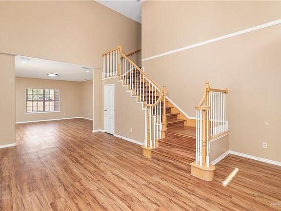 2nd image of 305 N H St