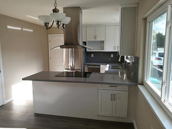 5th image of 1651 Lark Ave