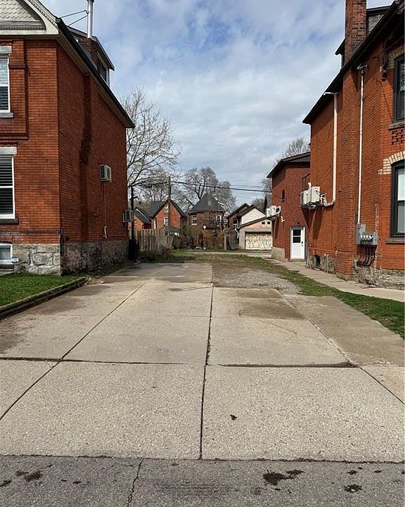 1st image of 80 Ontario Ave