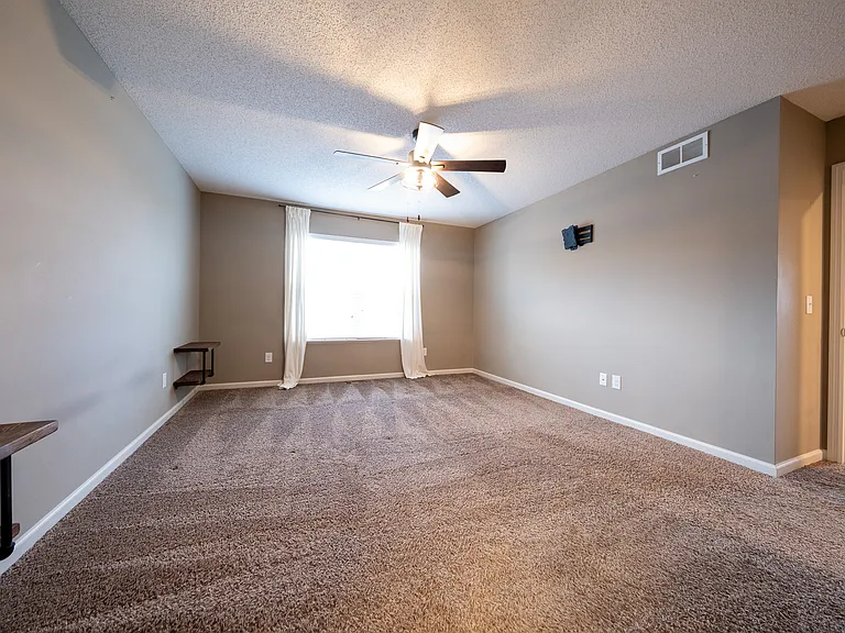 15141 Emory Cir — Photo 13