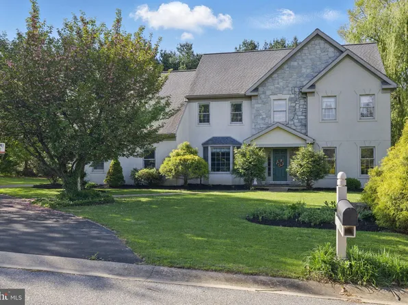 1396 John Adams Dr, Lancaster, PA 17601