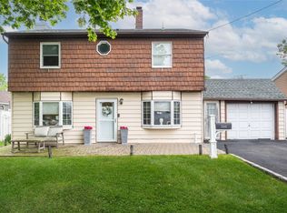 296 Jerome Ave, Carle Place, NY 11514