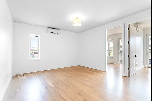 Rented by REAL New York | media 3