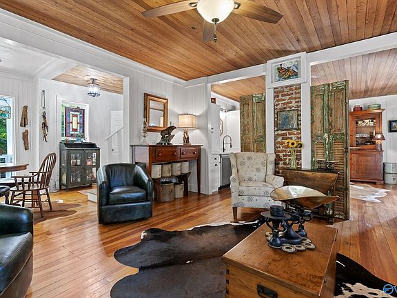 2nd image of 592 Cutler Ave