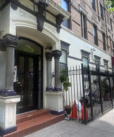 327 E 3rd St #3D — Photo 7