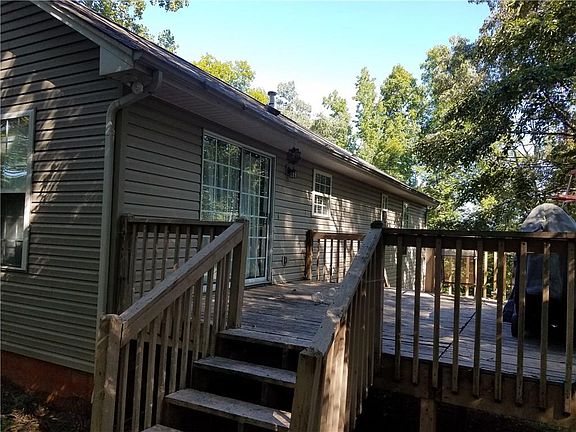 5th image of 240 Toto Creek Dr E