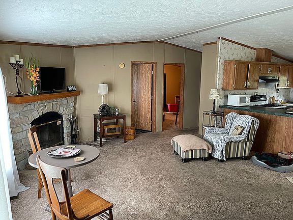 Open Concept: Livingroom