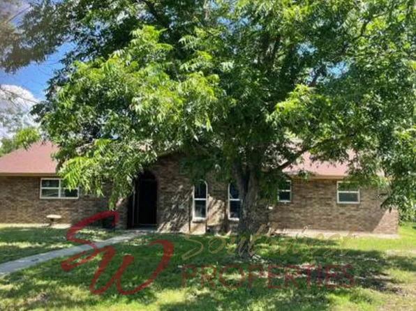 2410 Holly St, Stephenville, TX 76401