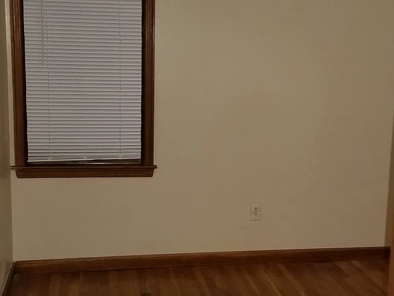 how the room looks without furniture.