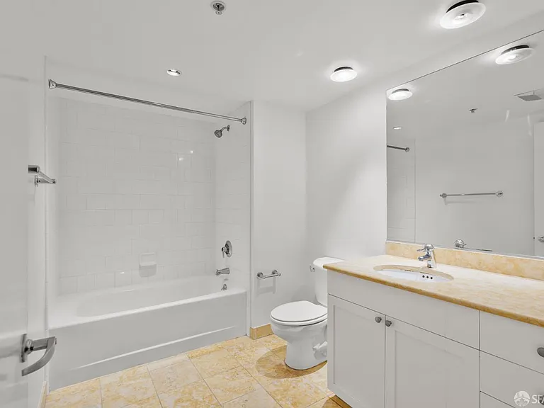 400 Beale St #1310 — Photo 9